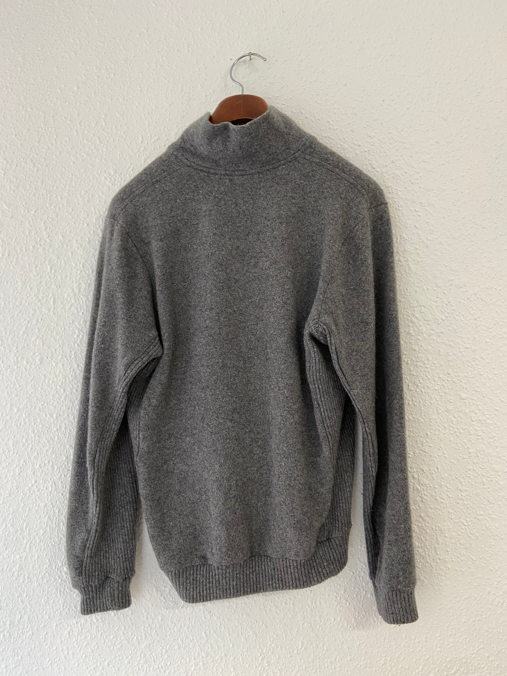 Pull gris Lacoste taille M