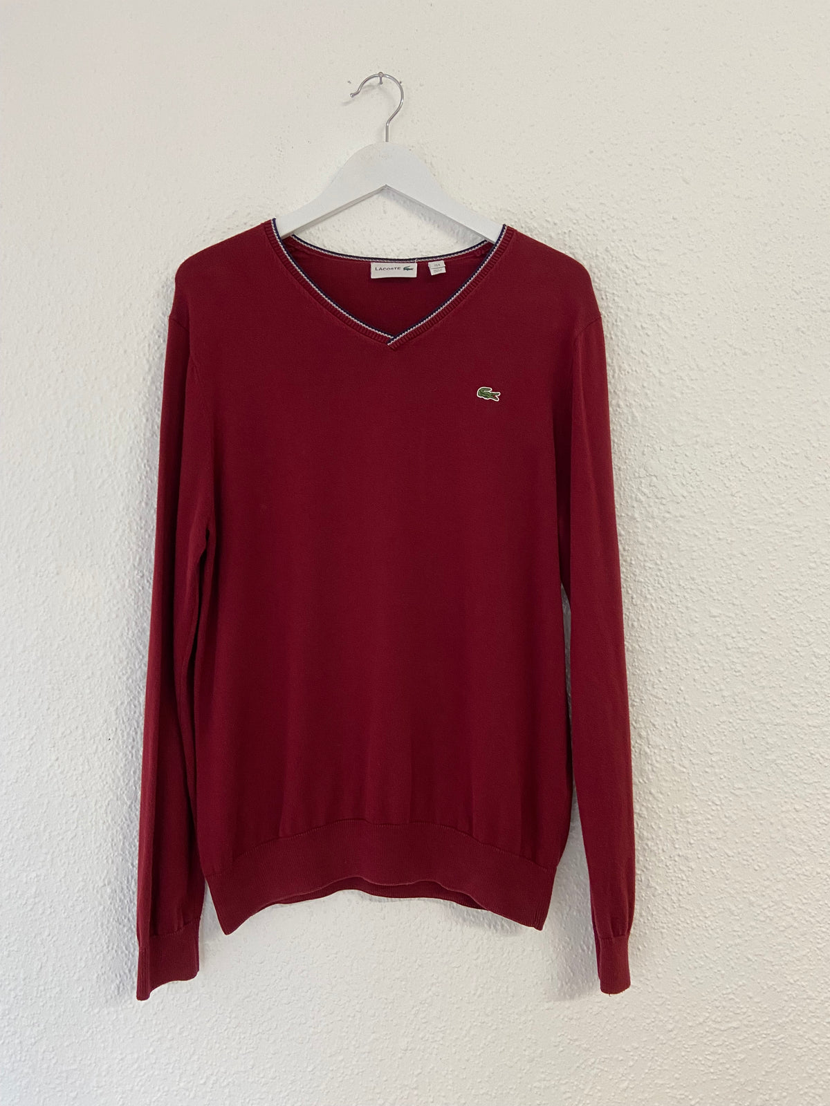 Pull col V Lacoste bordeaux taille L