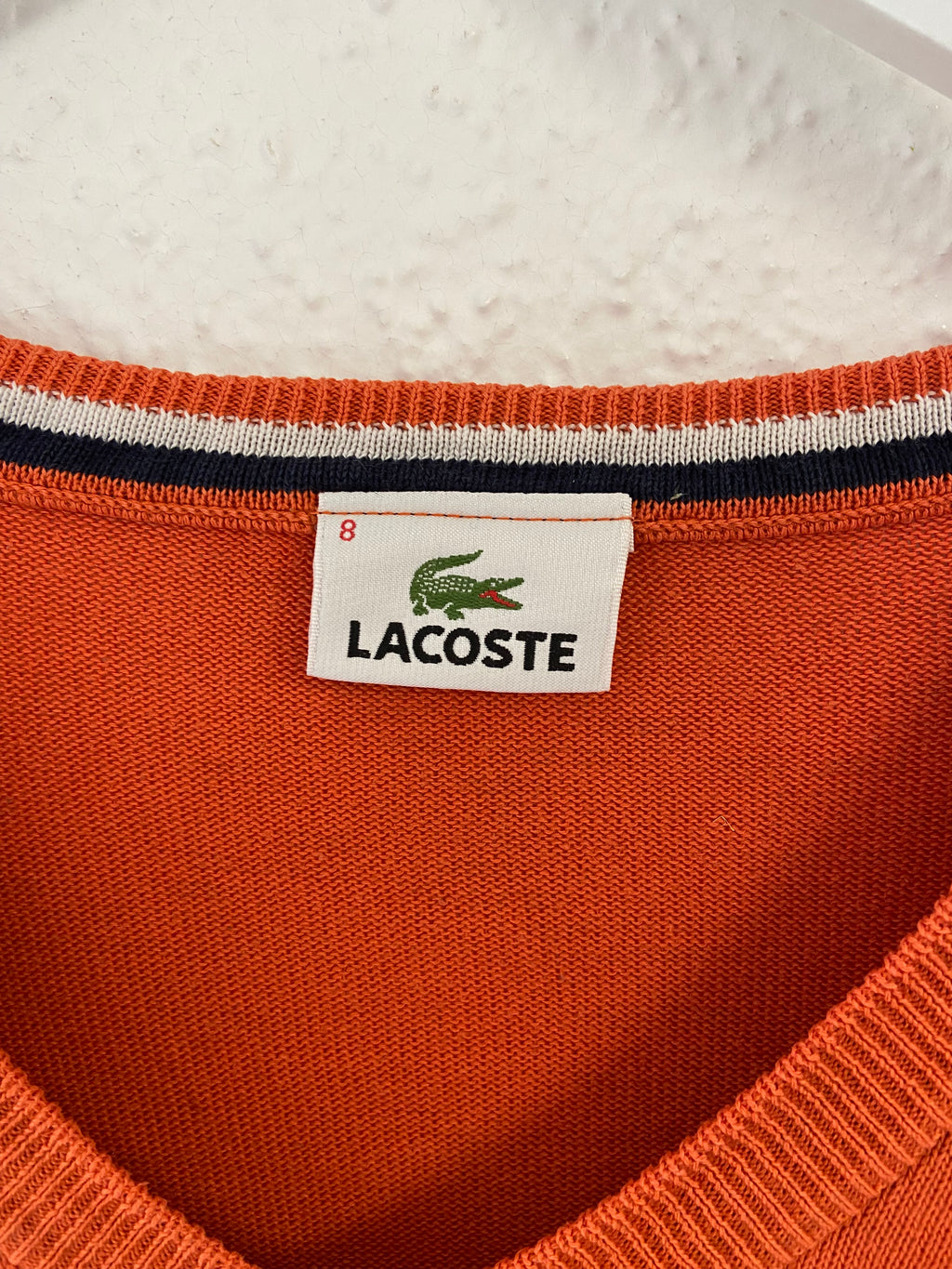 Pull Lacoste orange col V taille 3XL