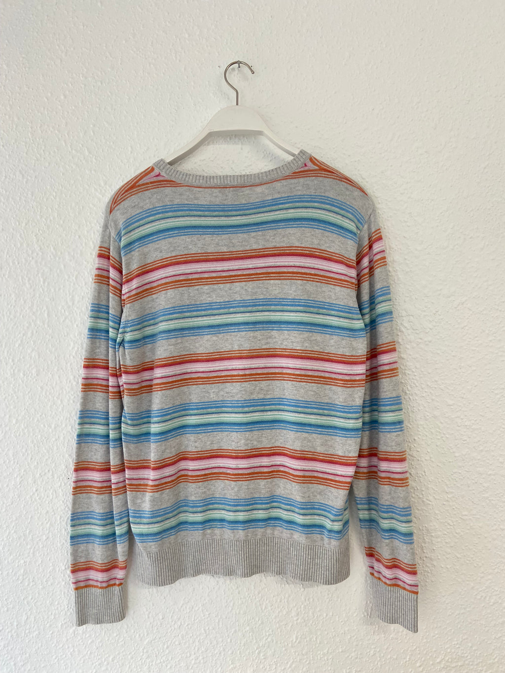 Pull gris bleu et orange Lacoste taille M