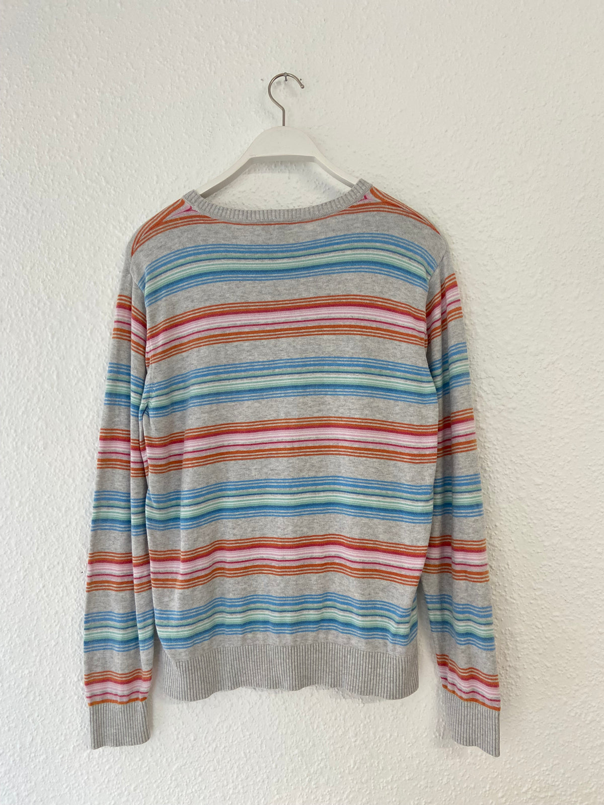 Pull gris bleu et orange Lacoste taille M