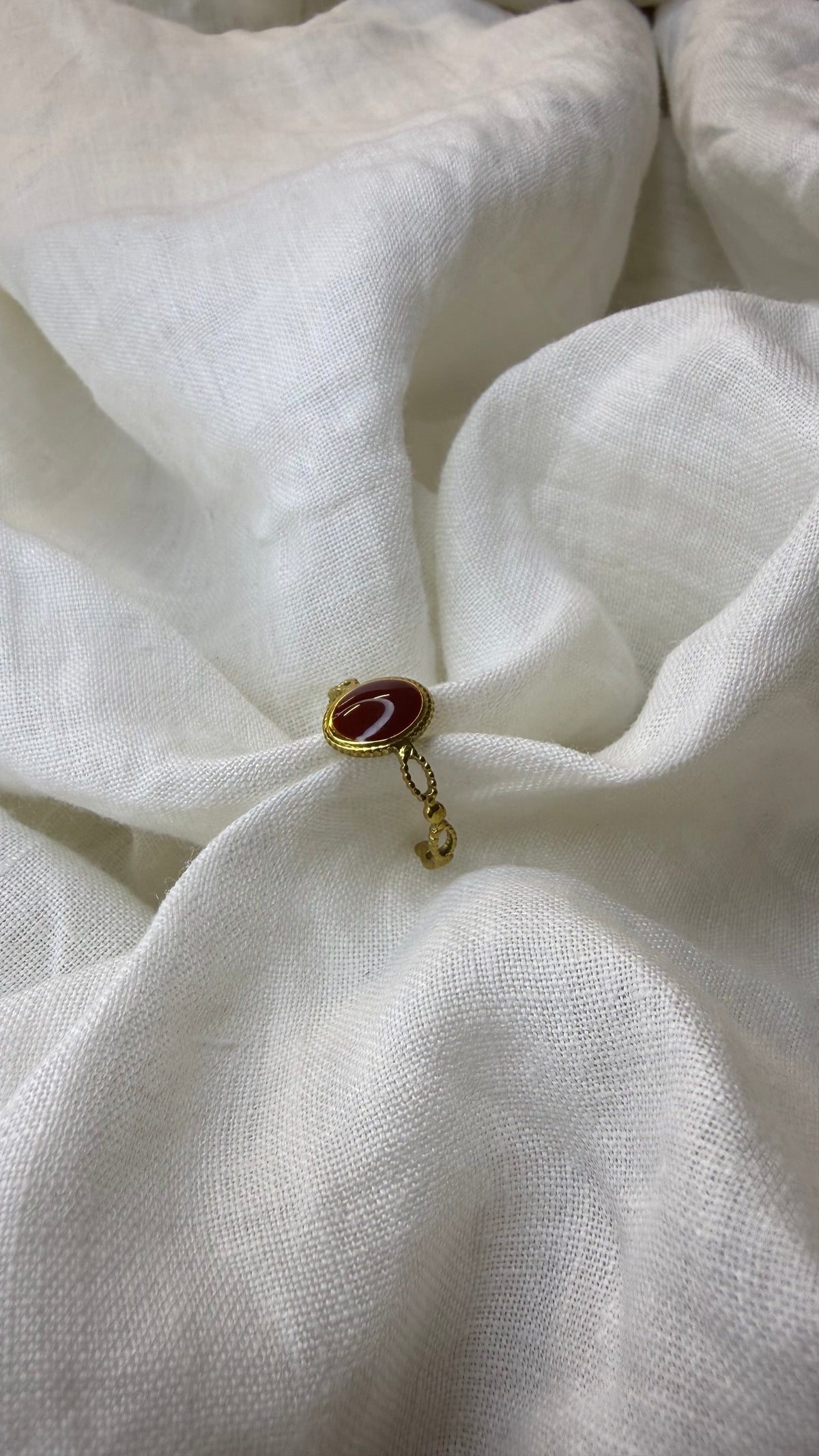 Bague rouge bordeaux