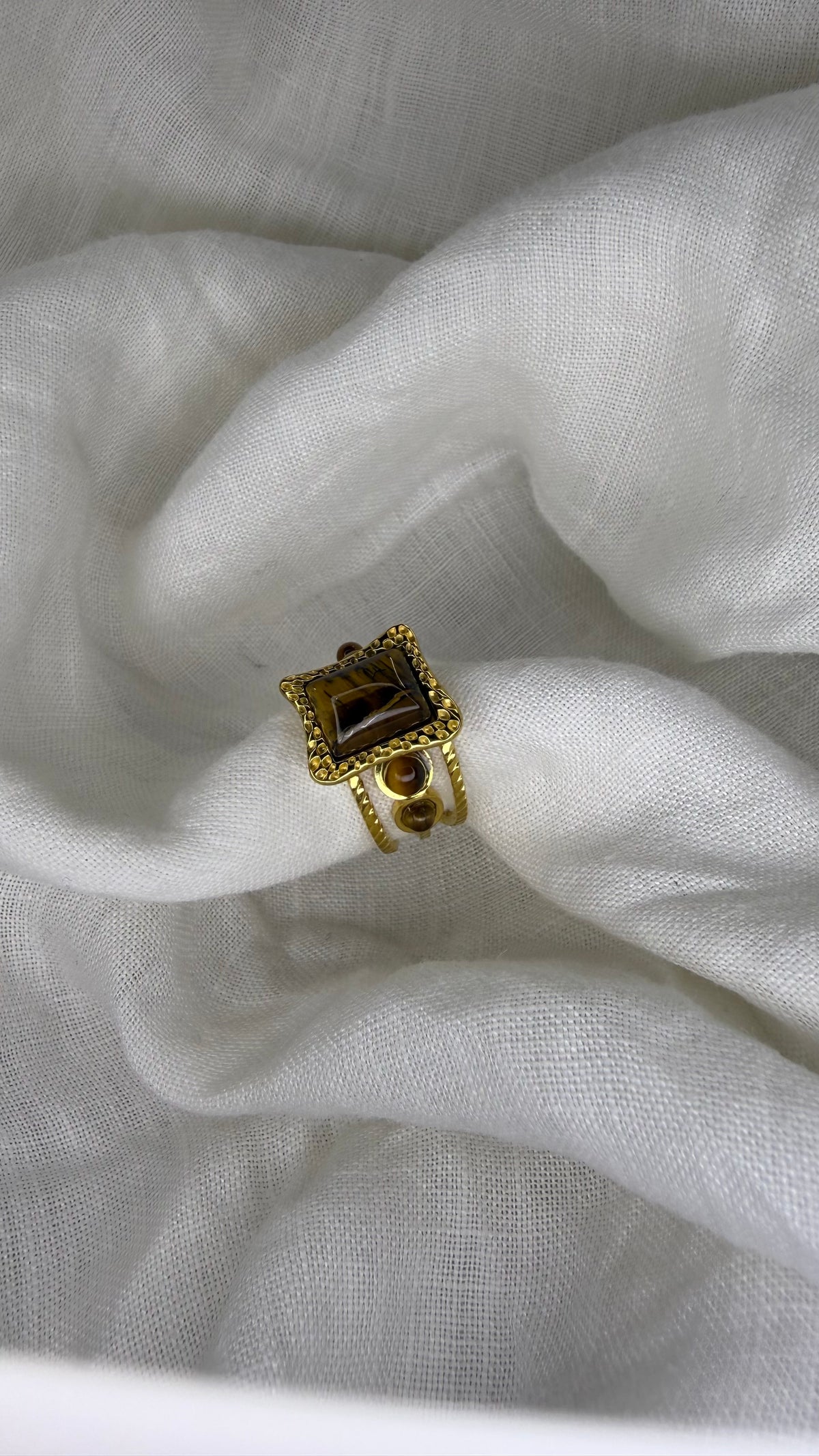 Bague carrée marron