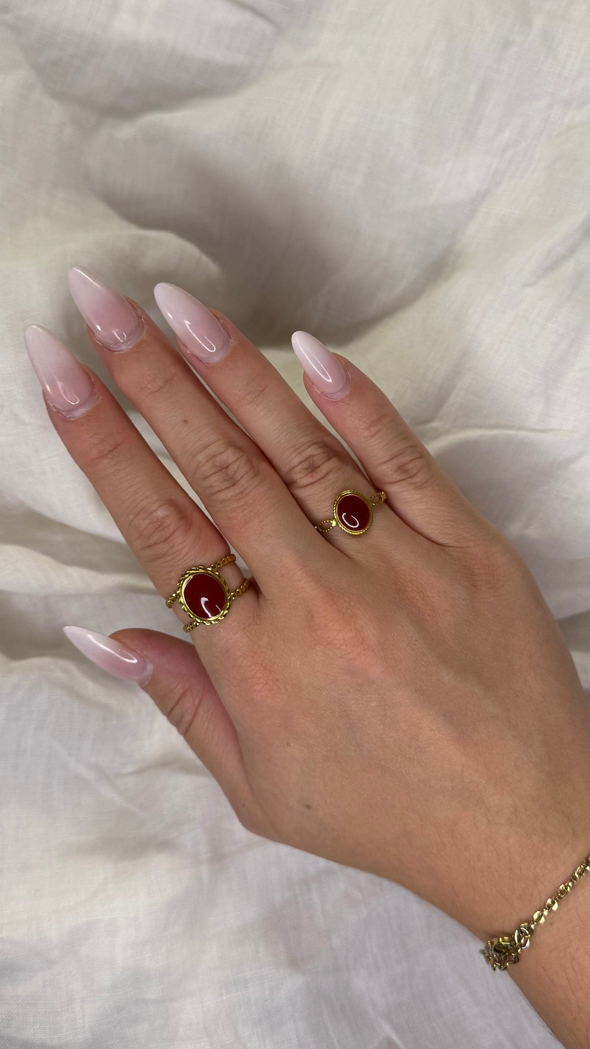 Bague perle bordeaux