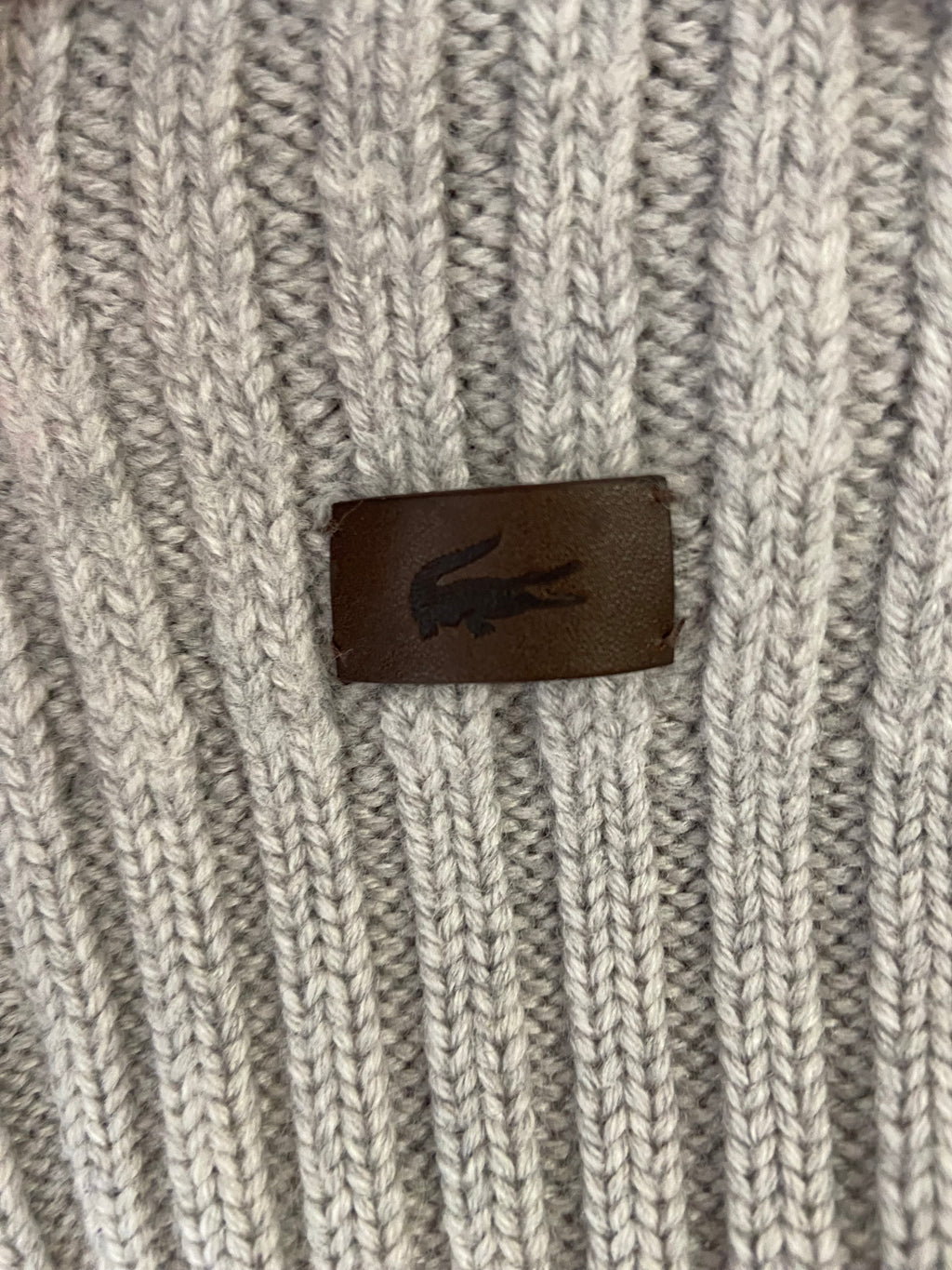 Pull gris Lacoste taille M
