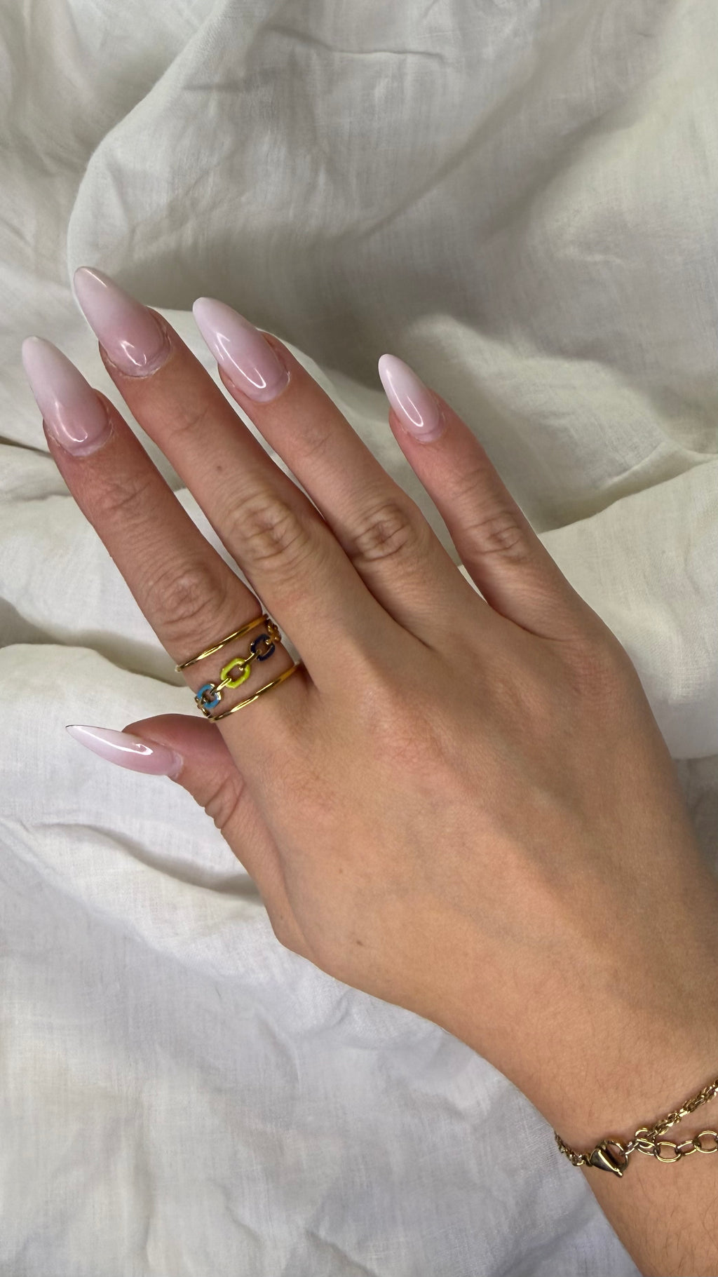 Bague chaine bleue