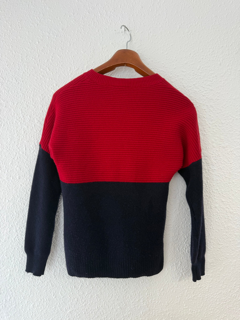 Pull rouge et bleu marine Lacoste taille XS